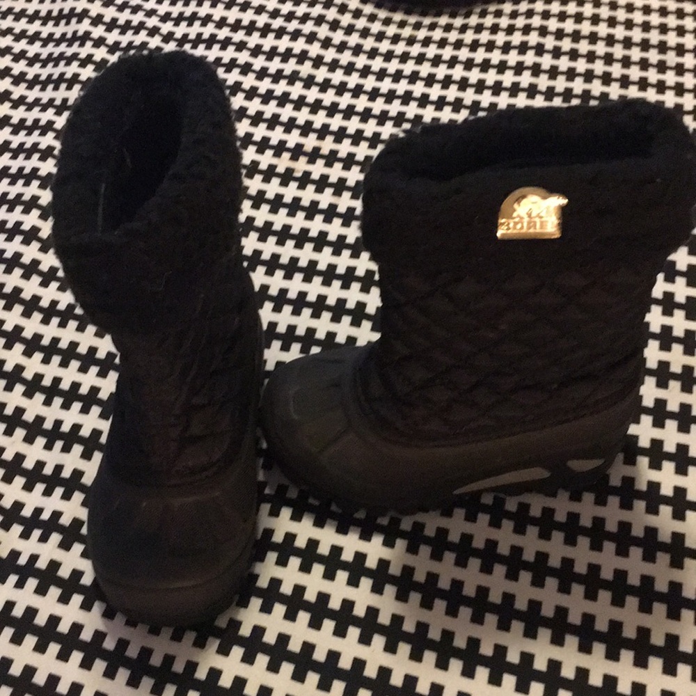 Sorel kid snow boots